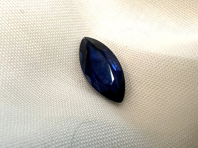 Saffier - natuurlijke saffier in gewilde marquise vorm met nel certificaat 3.38 carat - afbeelding 2 van  5
