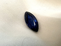 Saffier - natuurlijke saffier in gewilde marquise vorm met nel certificaat 3.38 carat - afbeelding 2 van  5