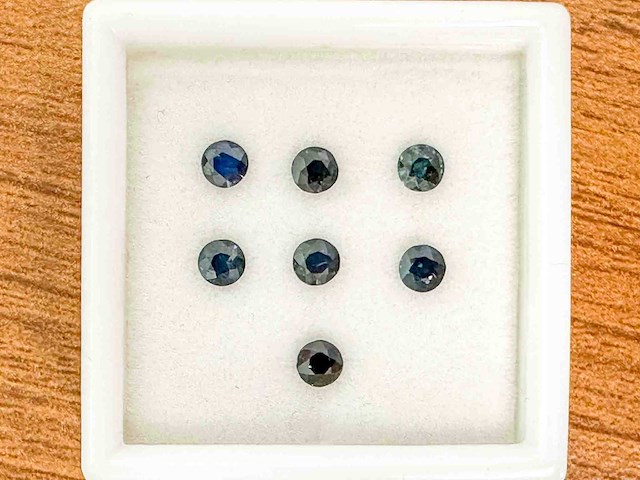 Saffier 2.09 carat natuurlijke ronde saffieren - afbeelding 1 van  3