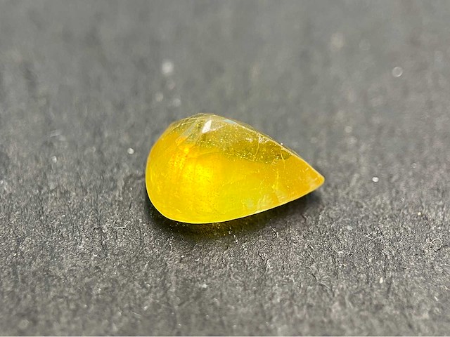 Saffier 5.05 carat natuurlijke gele saffier - afbeelding 2 van  4
