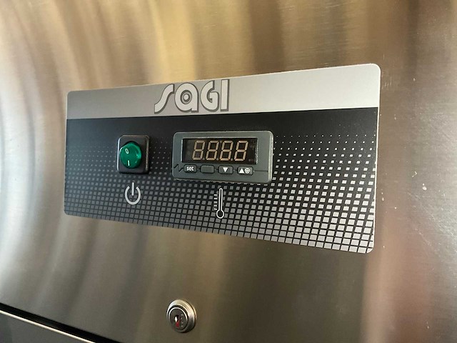 Sagi fd70-op14 koelkast - 700l - afbeelding 3 van  8