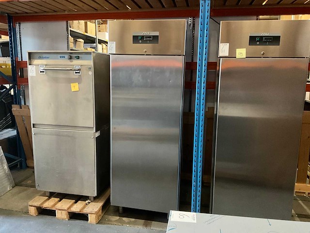 Sagi vd70-op14 koelkast - 700l - afbeelding 1 van  7