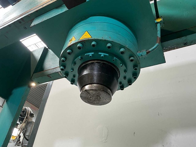 Sahinler - 2004 - dk 1570-1500 - hydraulische pers - afbeelding 3 van  5