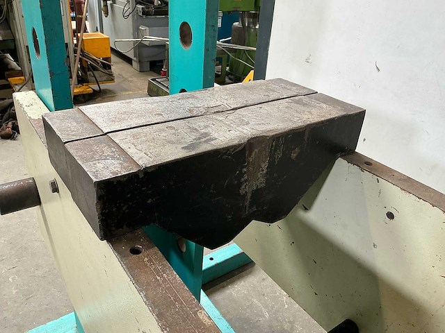 Sahinler - 2004 - dk 1570-1500 - hydraulische pers - afbeelding 4 van  5