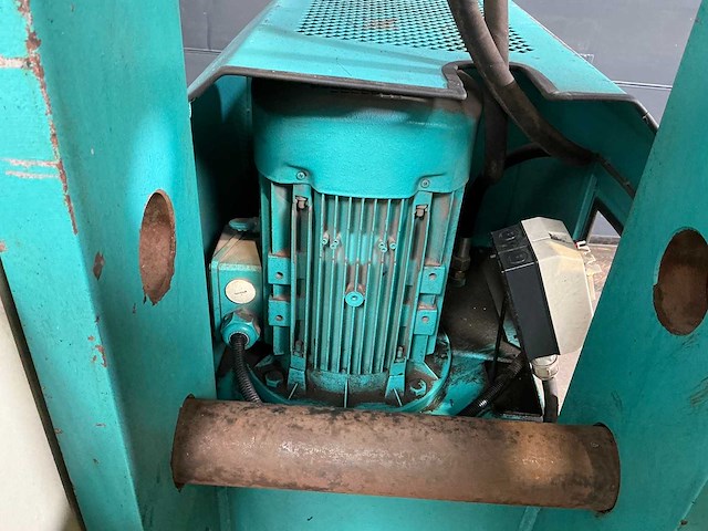 Sahinler - 2004 - dk 1570-1500 - hydraulische pers - afbeelding 5 van  5