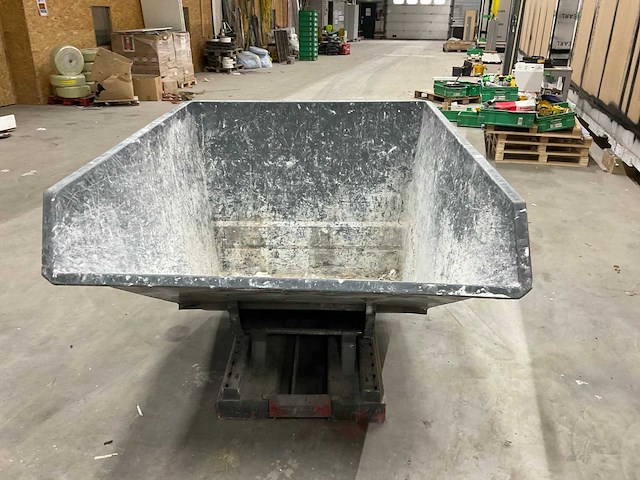 Salesbridge heftruck kantelbak 1100 liter - afbeelding 3 van  5