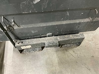 Salesbridge heftruck kantelbak 1100 liter - afbeelding 4 van  5
