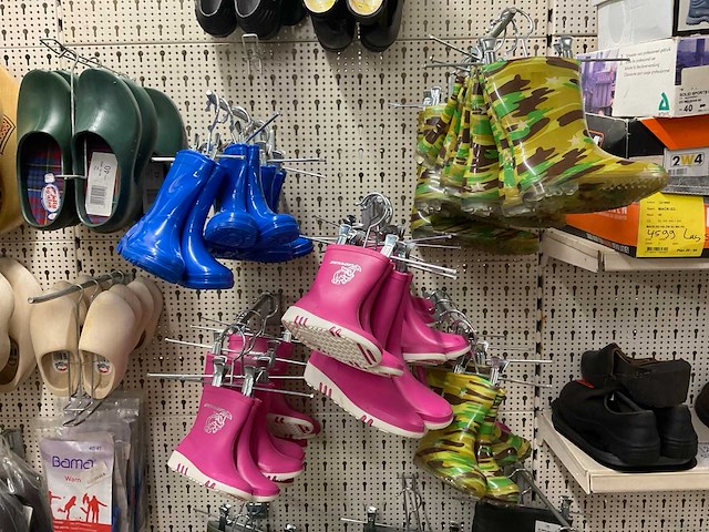 Saliha - partij klompen en laarzen - afbeelding 3 van  12