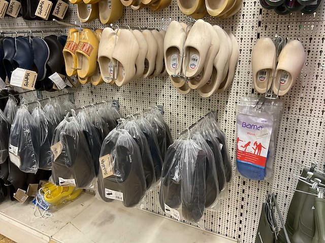 Saliha - partij klompen en laarzen - afbeelding 4 van  12