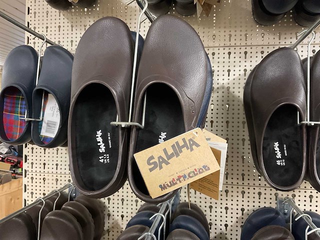 Saliha - partij klompen en laarzen - afbeelding 6 van  12