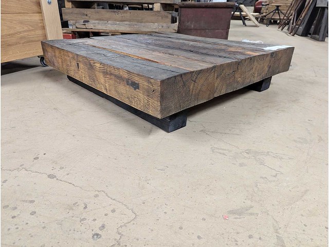 Salontafel oud eiken 90 x 90 x 20cm - afbeelding 1 van  3