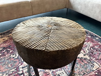 Salontafel, oud hout, doorsnee 50 cm, zwart metalen onderstel - afbeelding 2 van  3