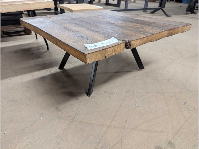 Salontafel rustiek eiken. 90 x 90 x 45cm metaal onderstel - afbeelding 1 van  3