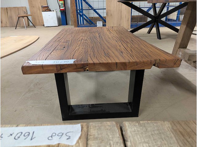 Salontafel rustiek iepenhout. 112 x 70 x 45cm metalen u onderstel - afbeelding 2 van  3