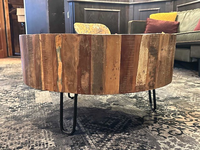 Salontafel van gerecycled hout - afbeelding 2 van  2