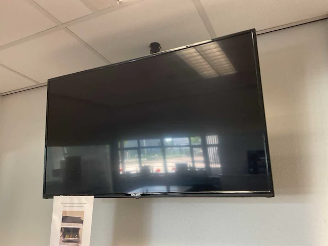 Salora 43uhl2800 43” ultra hd 4k led televisie - afbeelding 1 van  3