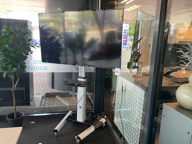 Salora 65uhl2800 televisie - afbeelding 1 van  10