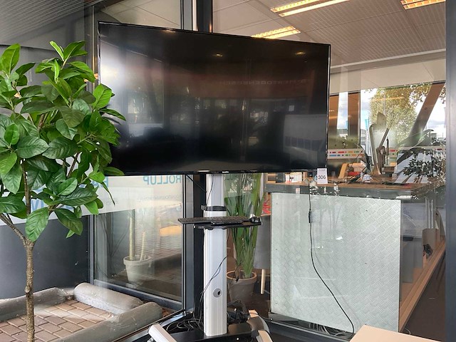 Salora 65uhl2800 televisie - afbeelding 3 van  10