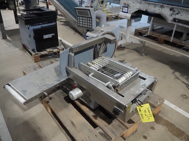 Sam - afbeelding 7 van  14