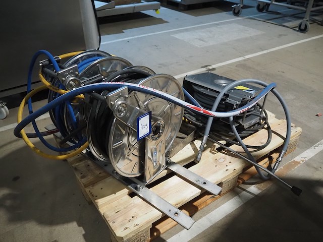 Sam - afbeelding 1 van  12