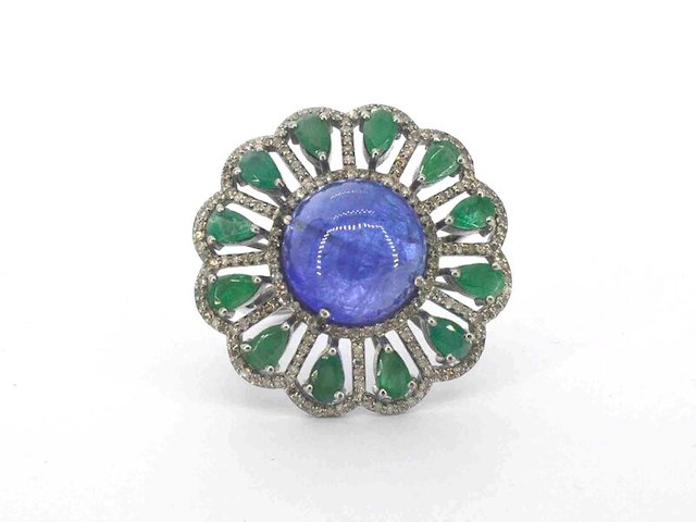 Samengestelde ring met een grote tanzaniet, emeralds en natuurlijke diamanten - afbeelding 1 van  10