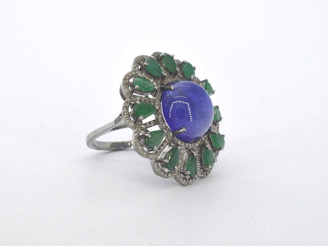 Samengestelde ring met een grote tanzaniet, emeralds en natuurlijke diamanten - afbeelding 3 van  9