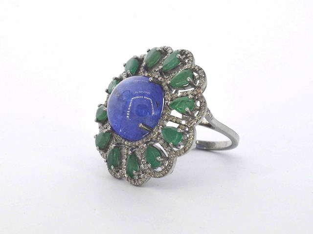 Samengestelde ring met een grote tanzaniet, emeralds en natuurlijke diamanten - afbeelding 4 van  9