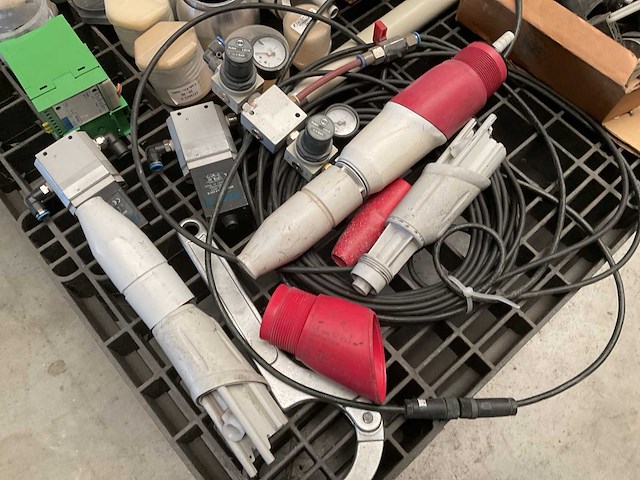 Sames kremlin divers apparatuur voor poedercoaten - afbeelding 2 van  4