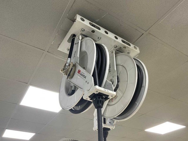 Samoa reelmaster vloeistofhaspel met digitaal oliepistool - afbeelding 1 van  9