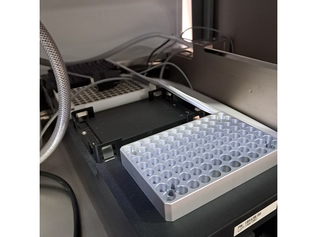 Sample analyzer, hamilton roche, cobas x480 - afbeelding 2 van  10