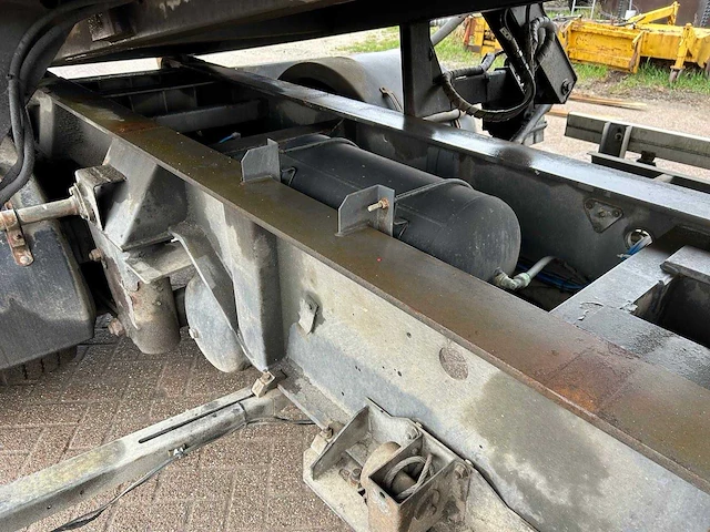 Samro 2-assige kipperaanhangwagen / containerchassis – 19.000 kg – hydraulische vastzethaken – franse registratie - afbeelding 2 van  15