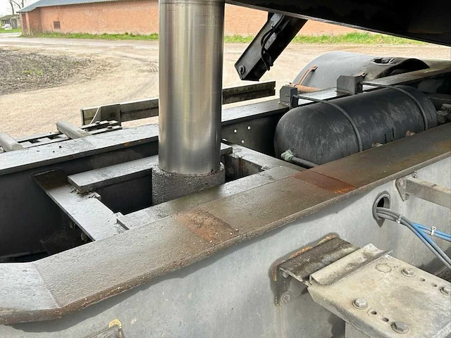 Samro 2-assige kipperaanhangwagen / containerchassis – 19.000 kg – hydraulische vastzethaken – franse registratie - afbeelding 6 van  15