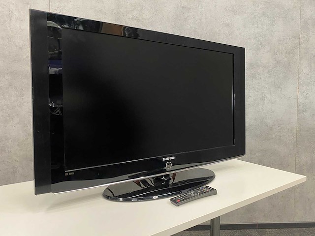 Samsung - 40" monitor op voet - afbeelding 8 van  13