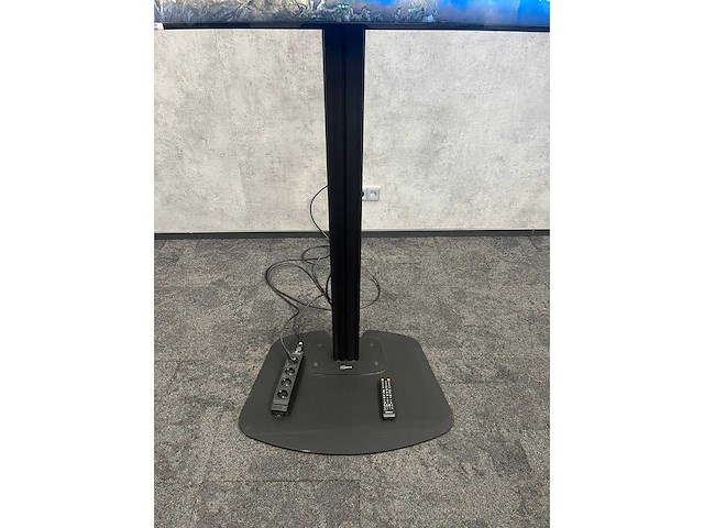 Samsung - 48" fhd led monitor met statief - afbeelding 9 van  15
