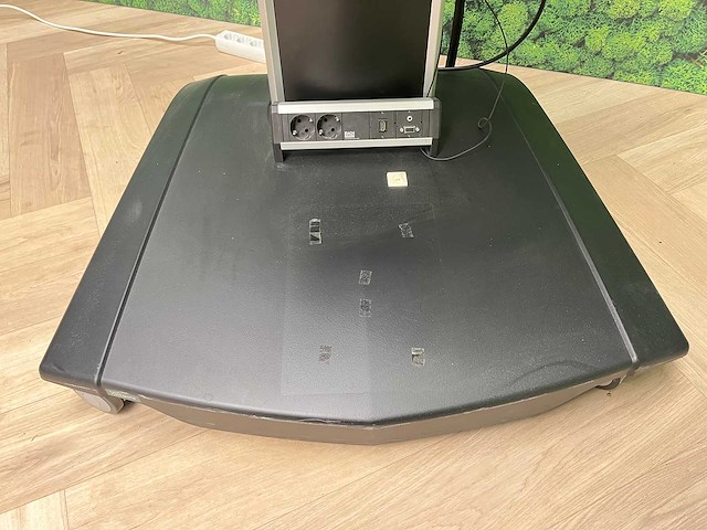 Samsung - 55" monitor met verrijdbaar statief - afbeelding 2 van  19