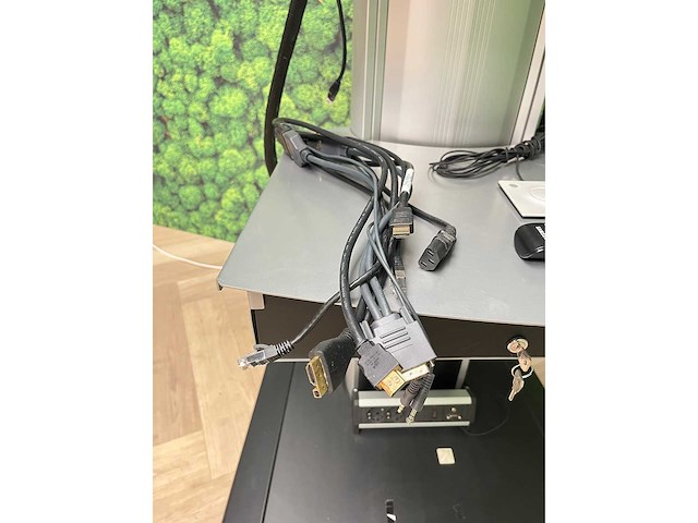 Samsung - 55" monitor met verrijdbaar statief - afbeelding 17 van  19