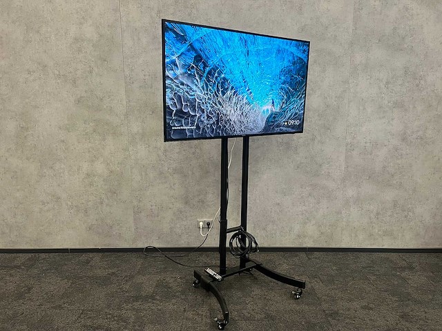 Samsung - 55" monitor met verrijdbaar statief - afbeelding 2 van  15