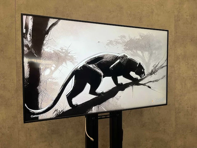 Samsung - 55" monitor op verrijdbaar statief - afbeelding 1 van  10