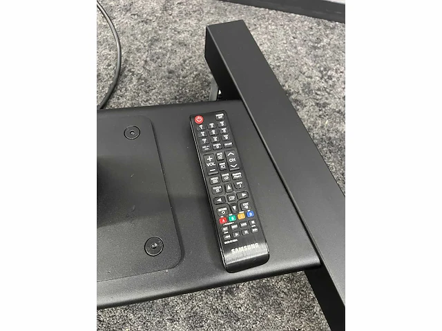 Samsung - 55" monitor op verrijdbaar statief - afbeelding 6 van  10