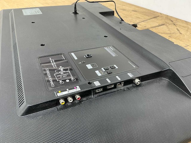 Samsung - hg40ee590sk - smart tv - afbeelding 2 van  3