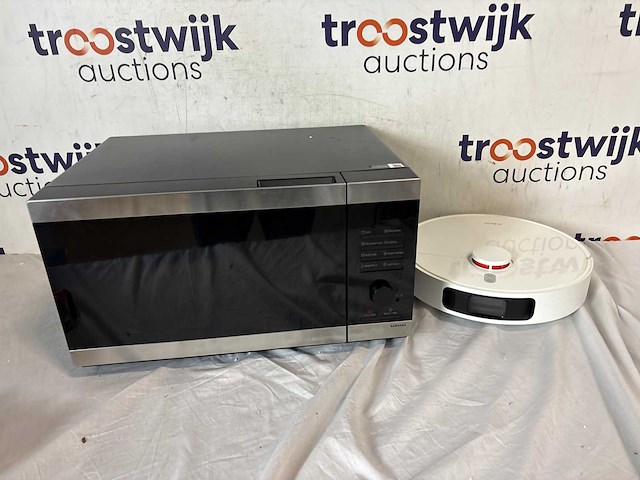 Samsung - mg32dg4524ct + xiaomi robot vacuum s10+ eu - afbeelding 1 van  1