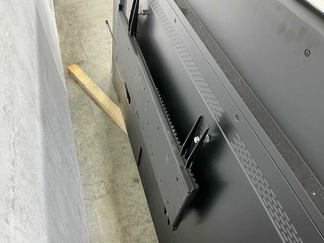 Samsung - qm85f - televisie - afbeelding 4 van  5