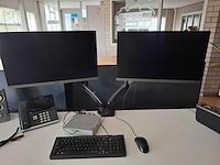 Samsung - s24r350fzu - dubbele monitor op monitorarm - afbeelding 1 van  3