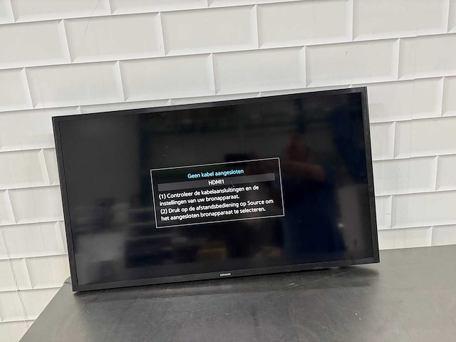 Samsung - ue40j5200 - smart tv met afstandsbediening en ophangsysteem - afbeelding 1 van  5