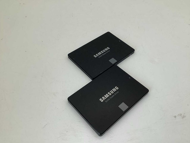 Samsung 250gb 850 evo interne hardeschijf (2x) - afbeelding 1 van  5
