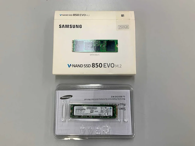 Samsung 256gb v-nand ssd 850 evo m.2 - afbeelding 1 van  2