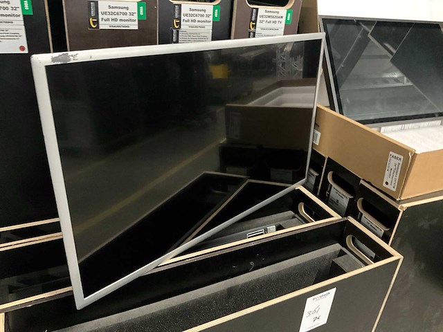 Samsung 32” full hd monitor (7x) - afbeelding 2 van  8