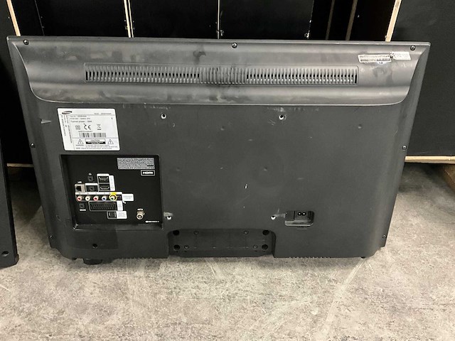 Samsung 32” monitor (4x) - afbeelding 9 van  11