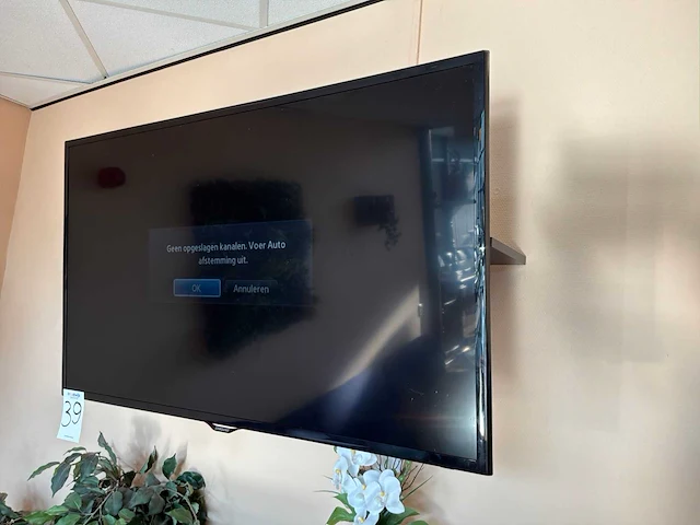Samsung 42” televisie - afbeelding 2 van  7