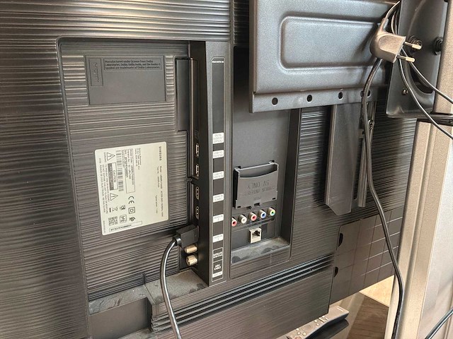 Samsung 58” televisie - afbeelding 4 van  5